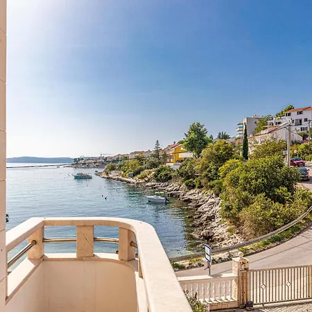 Cozy In Okrug Gornji Appartement *