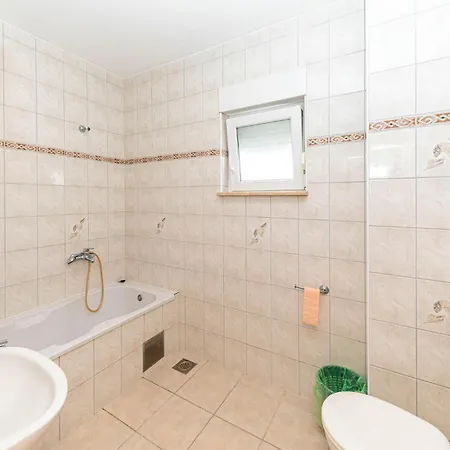 Апартаменты Cozy In Okrug Gornji *